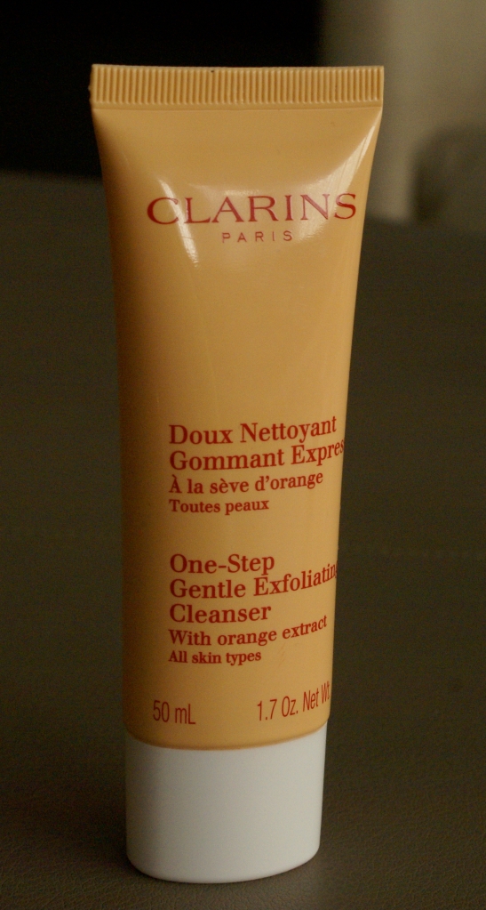 Clarins One-Step Gentle Exfoliating Facial Cleanser 